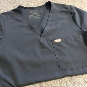 Figs top - one pocket
